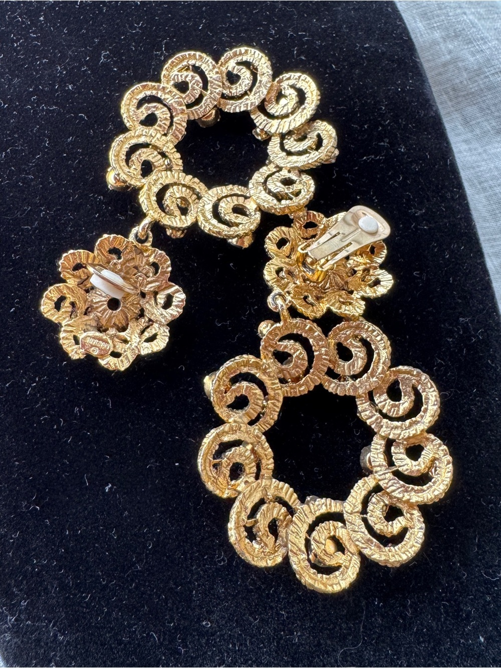 Vintage RARE Graziano Gold-Tone Drop Hoop Earrings with Amber and Black Crystals - Picture 3 of 11